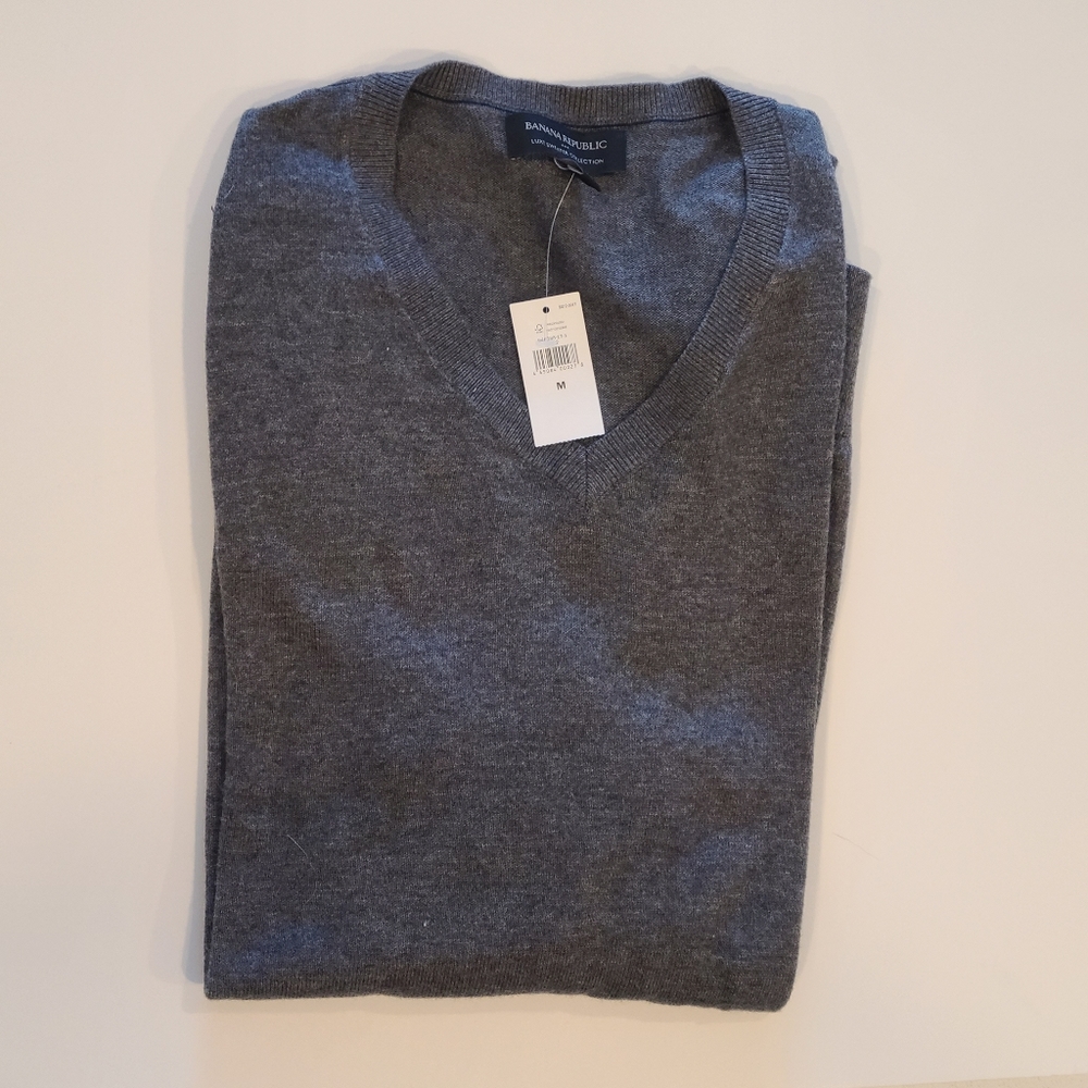 NWT Medium Gray Banana Republic V-Neck Sweater